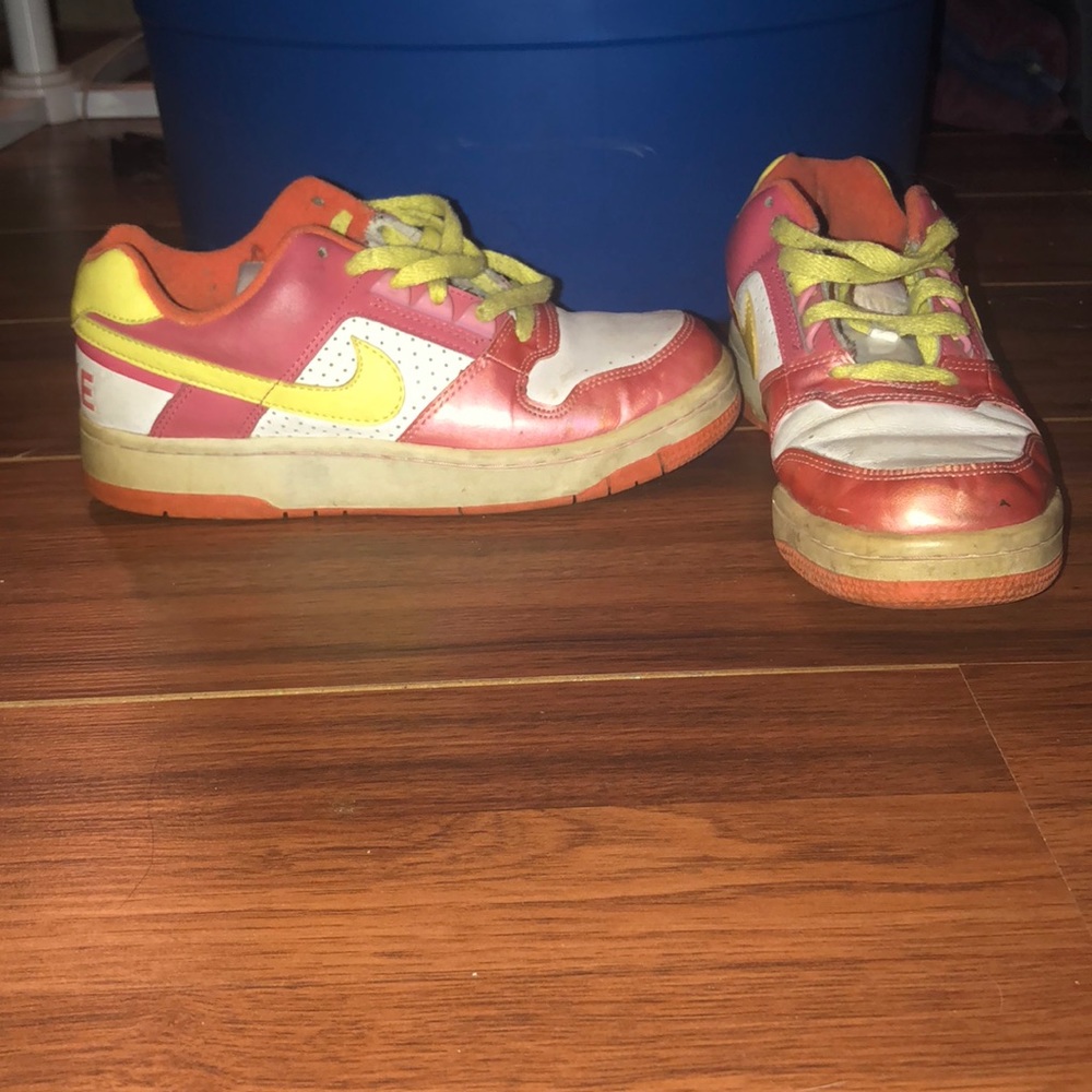 Nike shoes